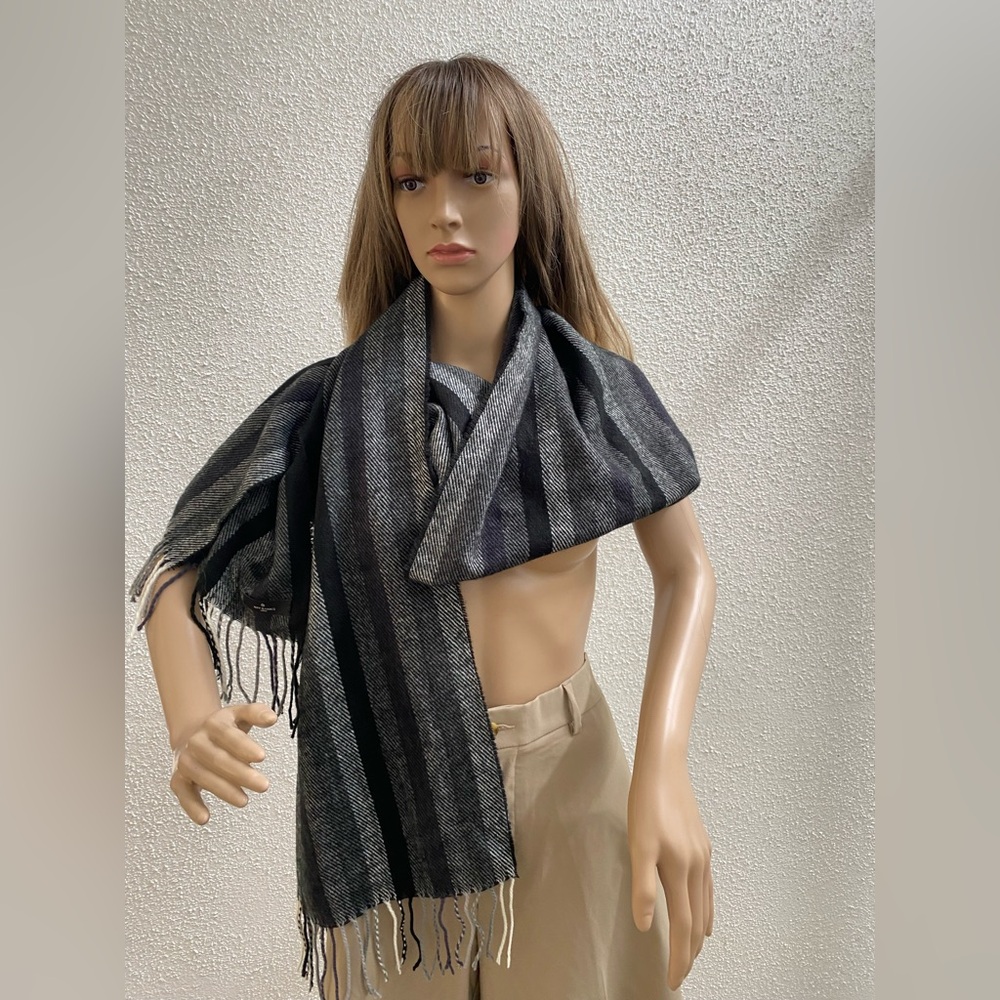 JEFF BANKS LONDON SCARF Size 72 x 15 Inches